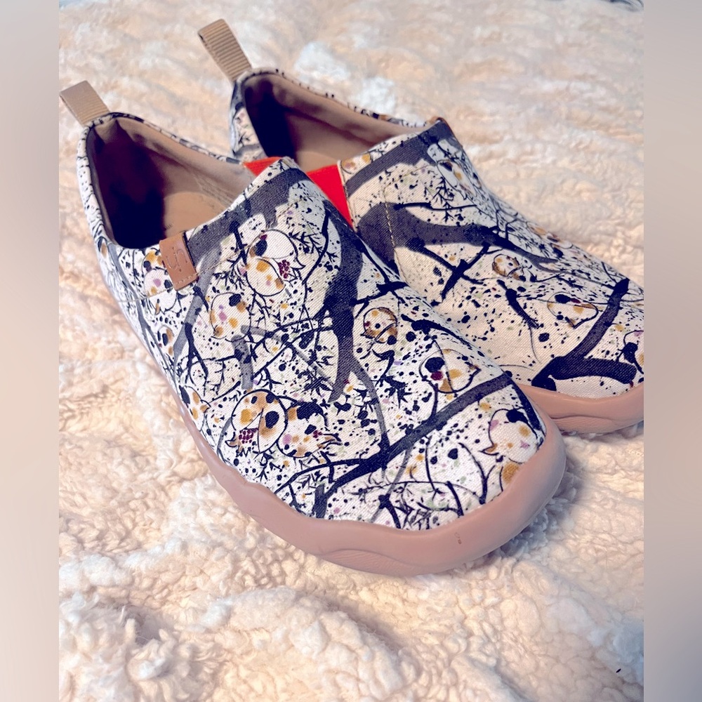 UIN Women’s Canvas Slip-on Shoes